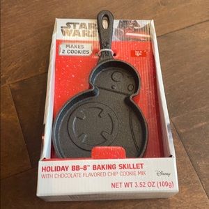 Star Wars BB-8 Baking Skillet With baking mix